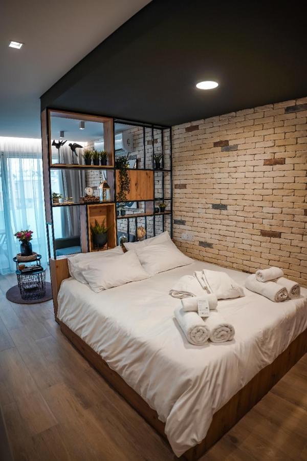 Cosea Living: Seaside Elegant In Harbour 112 Apartment Paphos